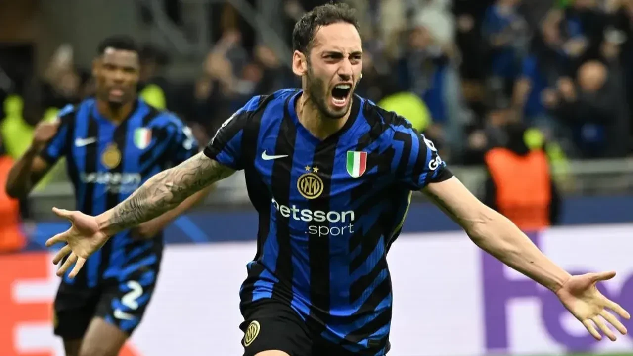 Inter Şampiyonlar Ligi'nde Barcelona'yı devirdi, final biletini kaptı! Hakan Çalhanoğlu tarihe geçti