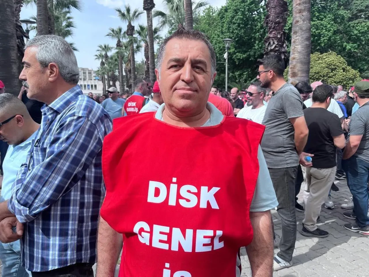 İzmir Büyükşehir Belediyesinde maaş krizi büyüyor!