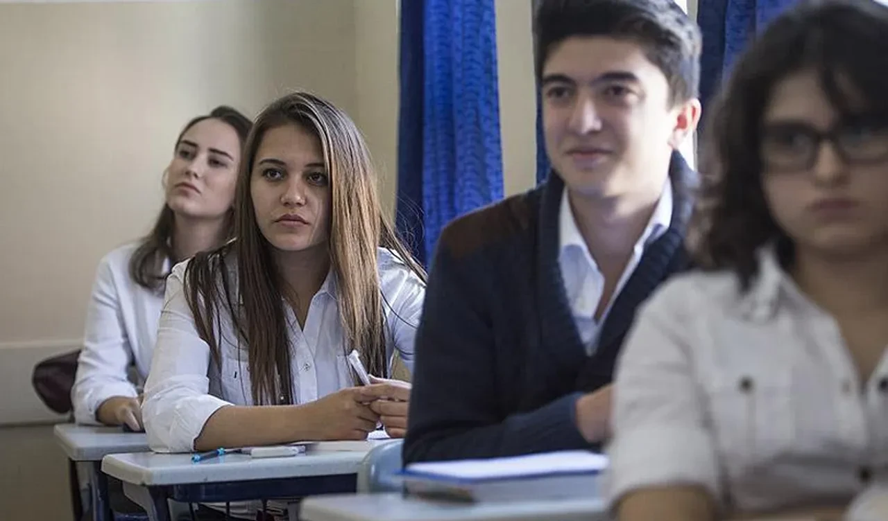 Lise eğitimi değişiyor mu? Milli Eğitim Bakanlığı çalışma başlattı! İşte masadaki 3 model