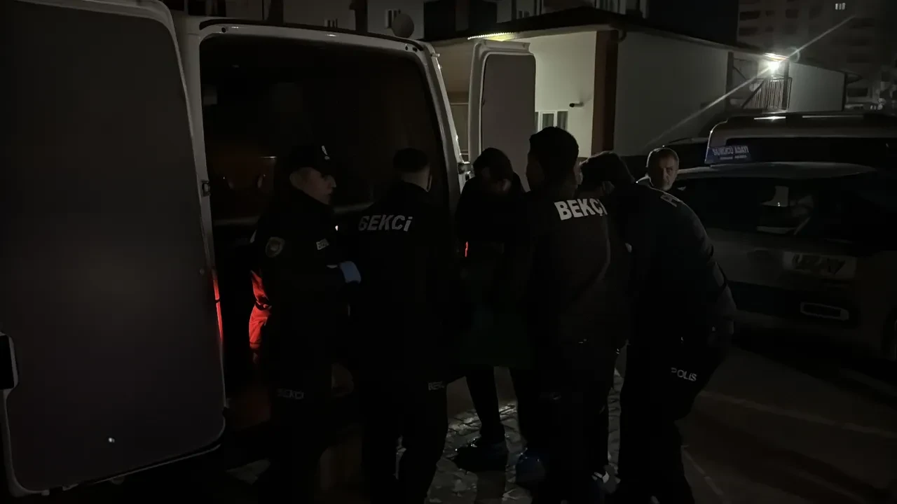 Sivas'ta vahşet! Çocuklarını öldürülmüş halde buldu: Elleri kelepçeli, boğazları kesilmiş