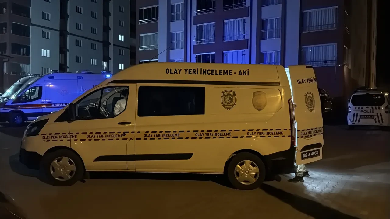 Sivas'ta vahşet! Çocuklarını öldürülmüş halde buldu: Elleri kelepçeli, boğazları kesilmiş