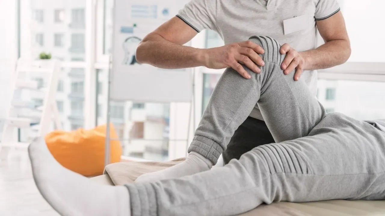 Sürekli bacak sallıyorsanız yalnız değilsiniz! Bilim bu alışkanlığın sırrını çözdü