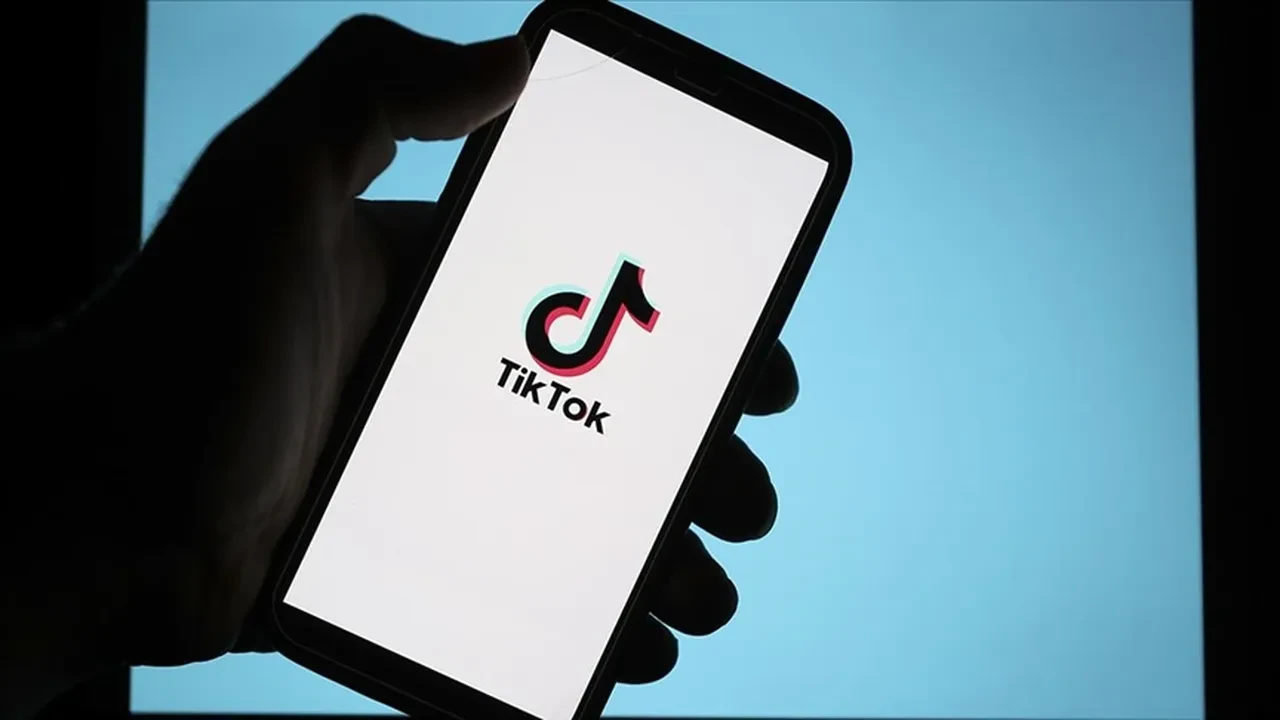 TikTok’a yaş sınırı mı geliyor? Bakan Uraloğlu’ndan kritik görüşme!
