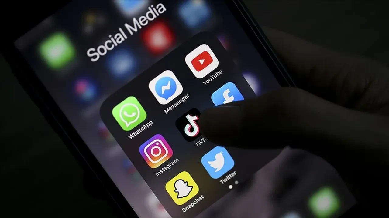 TikTok’a yaş sınırı mı geliyor? Bakan Uraloğlu’ndan kritik görüşme!