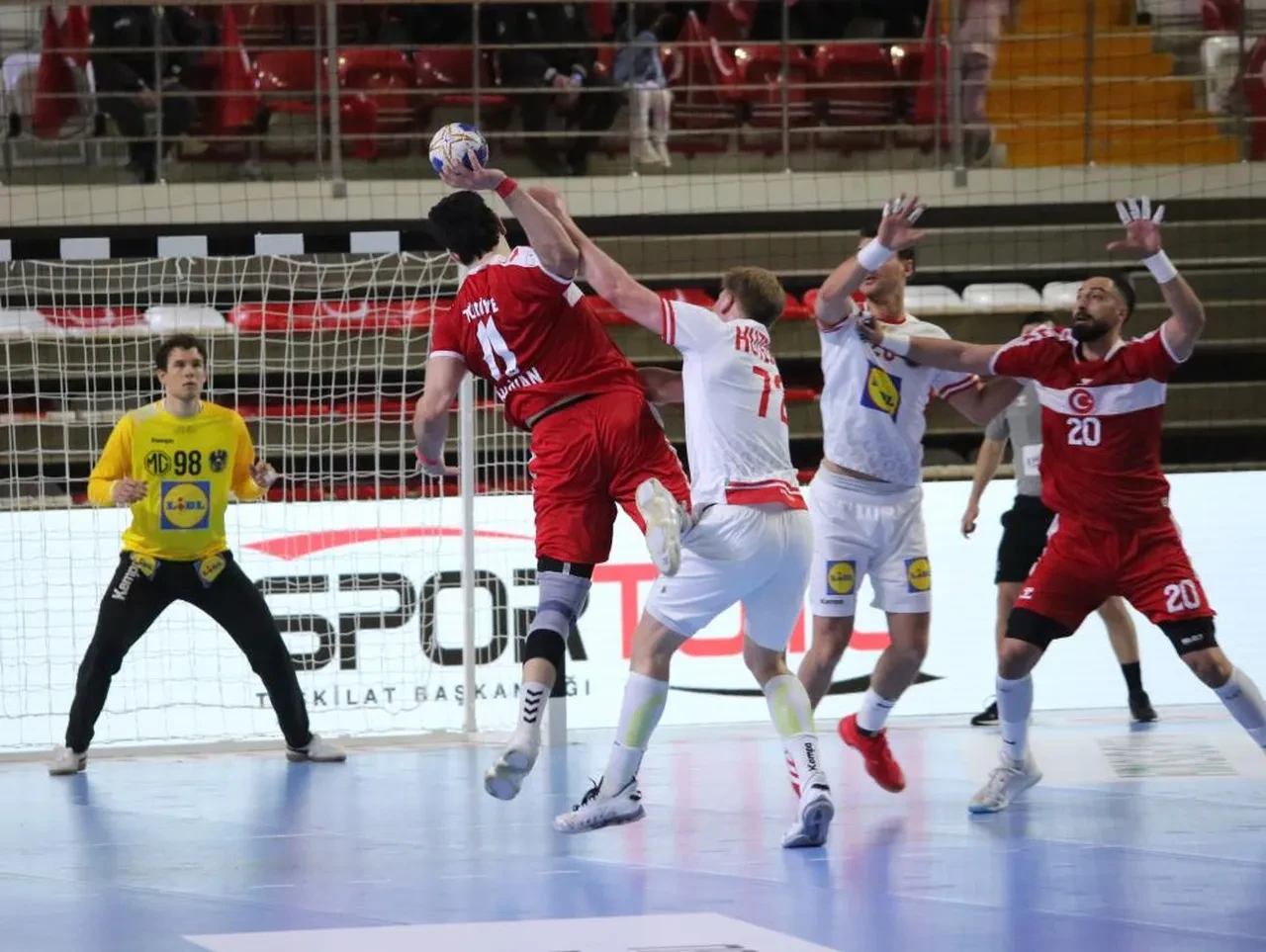 Türkiye Avusturya deplasmanında puan kaybetti!