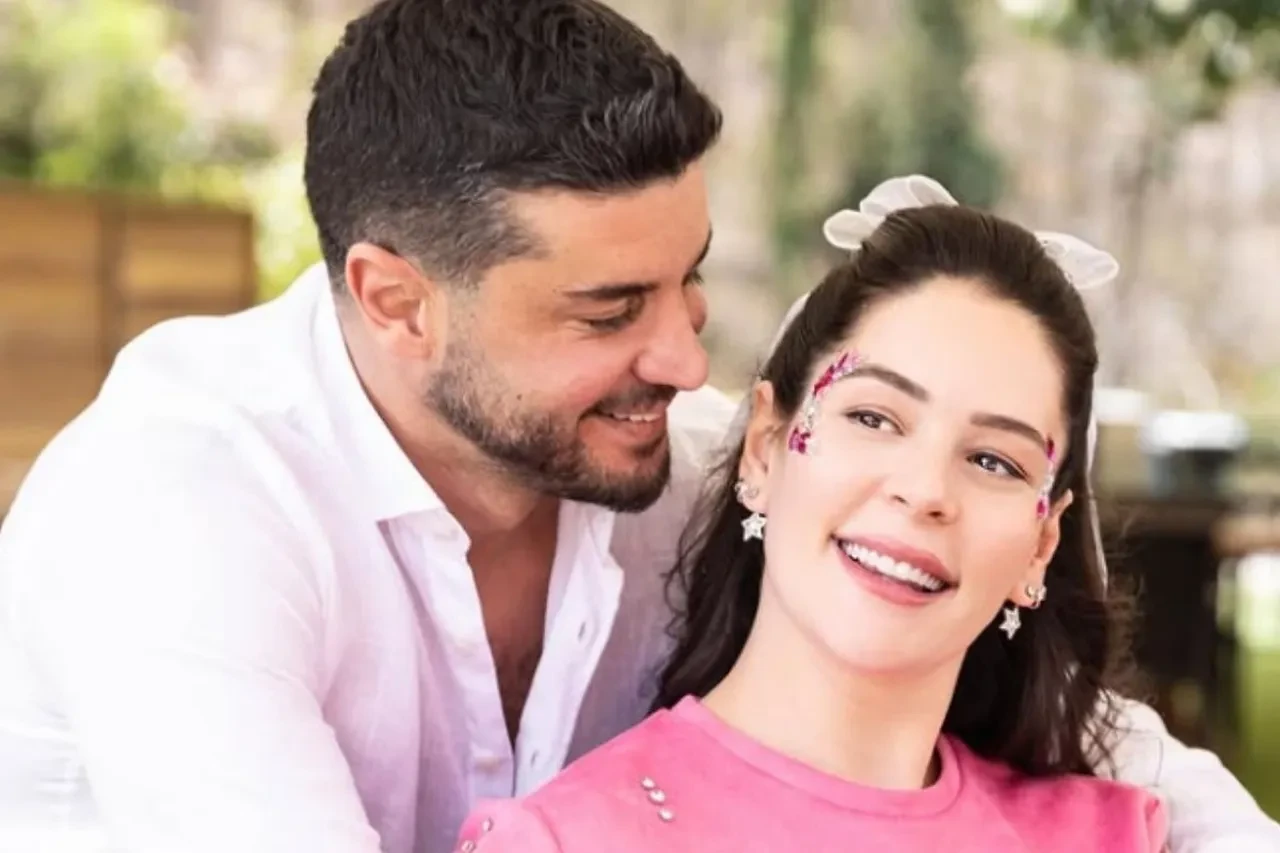 Yıldız Çağrı Atiksoy kızının ismine nasıl karar verdiğini açıkladı 