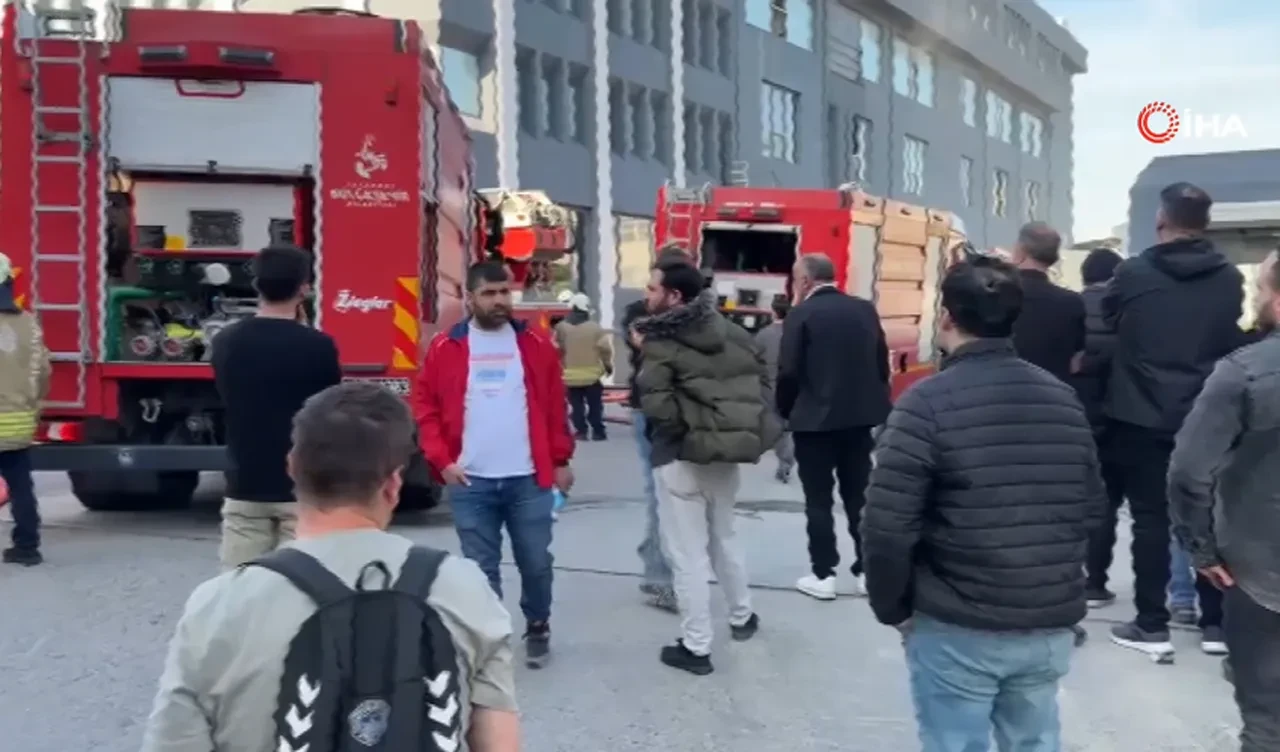Bağcılar'da tekstil fabrikasında korkutan yangın!