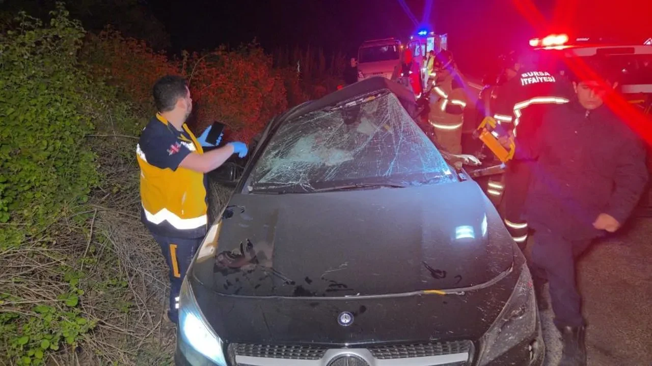 Bursa'da otomobil ile cip çarpıştı: 3 kişi can verdi, alkollü sürücü saklandı
