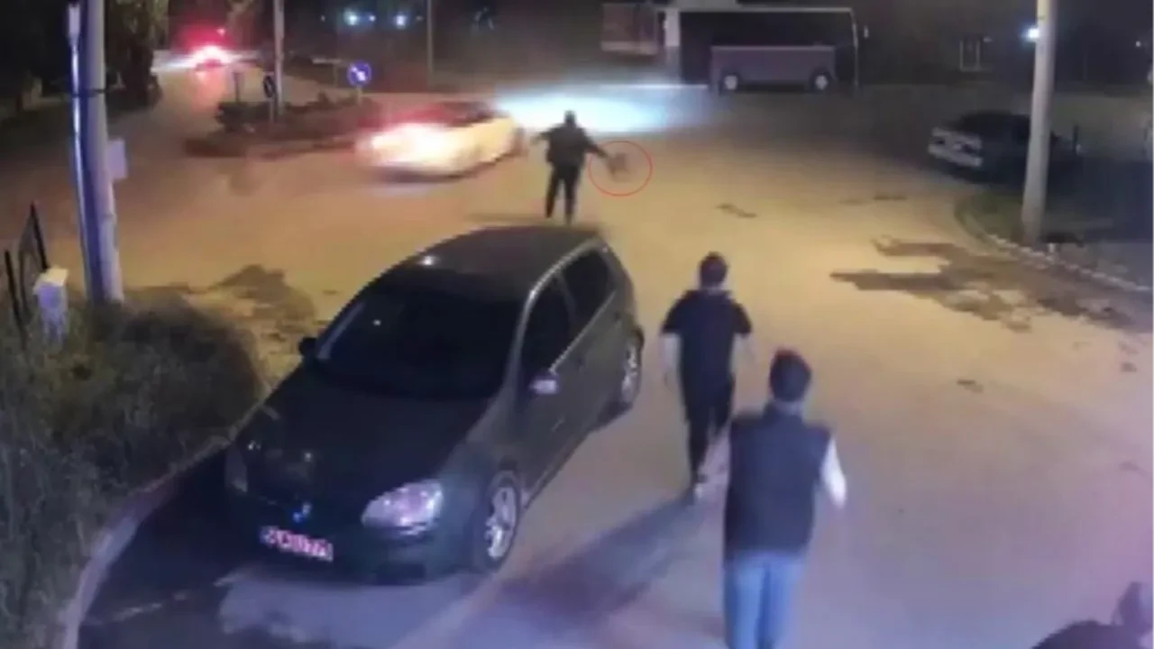 Drift atan magandalara esnaftan ilginç müdahale! Tabureyle kovaladı