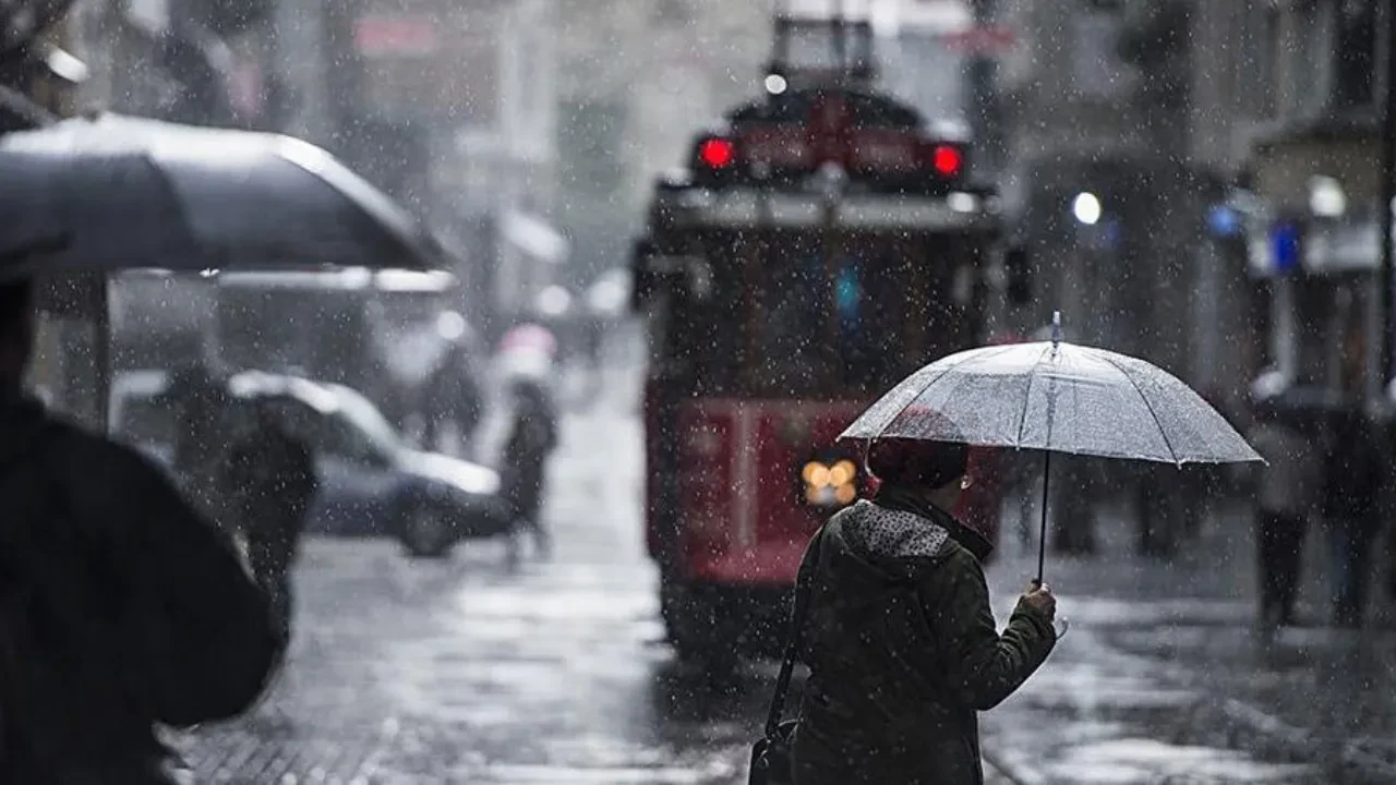 Hafta sonu plan yapanlar dikkat! Sıcak havalara kısa bir mola: Serin ve yağışlı hava kapıda 