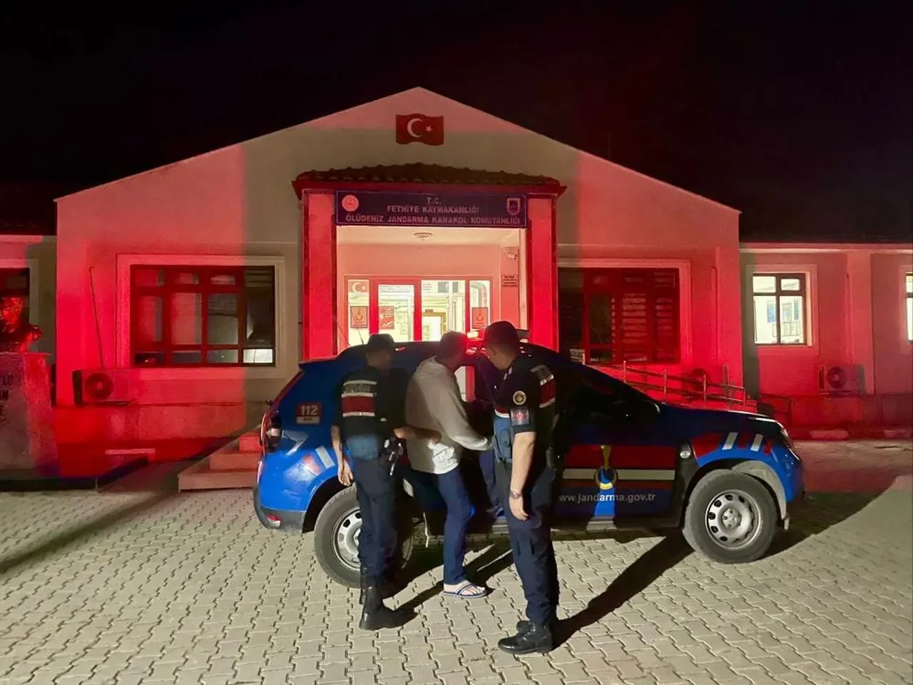 Interpol'ün kırmızı bültenle aradığı şüpheli Fethiye'de yakalandı