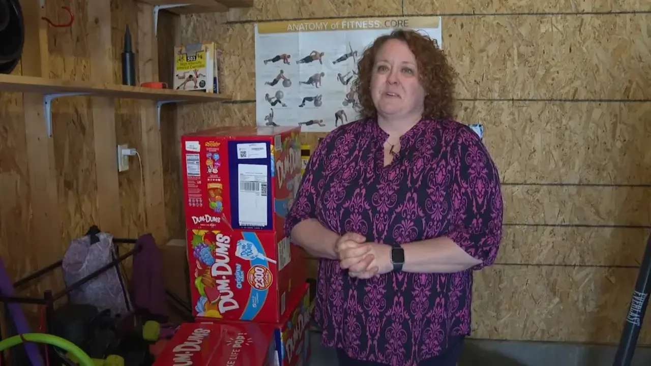 Kapısında 70 bin tane lolipop görünce neye uğradığını şaşırdı! Gizem kısa sürede çözüldü