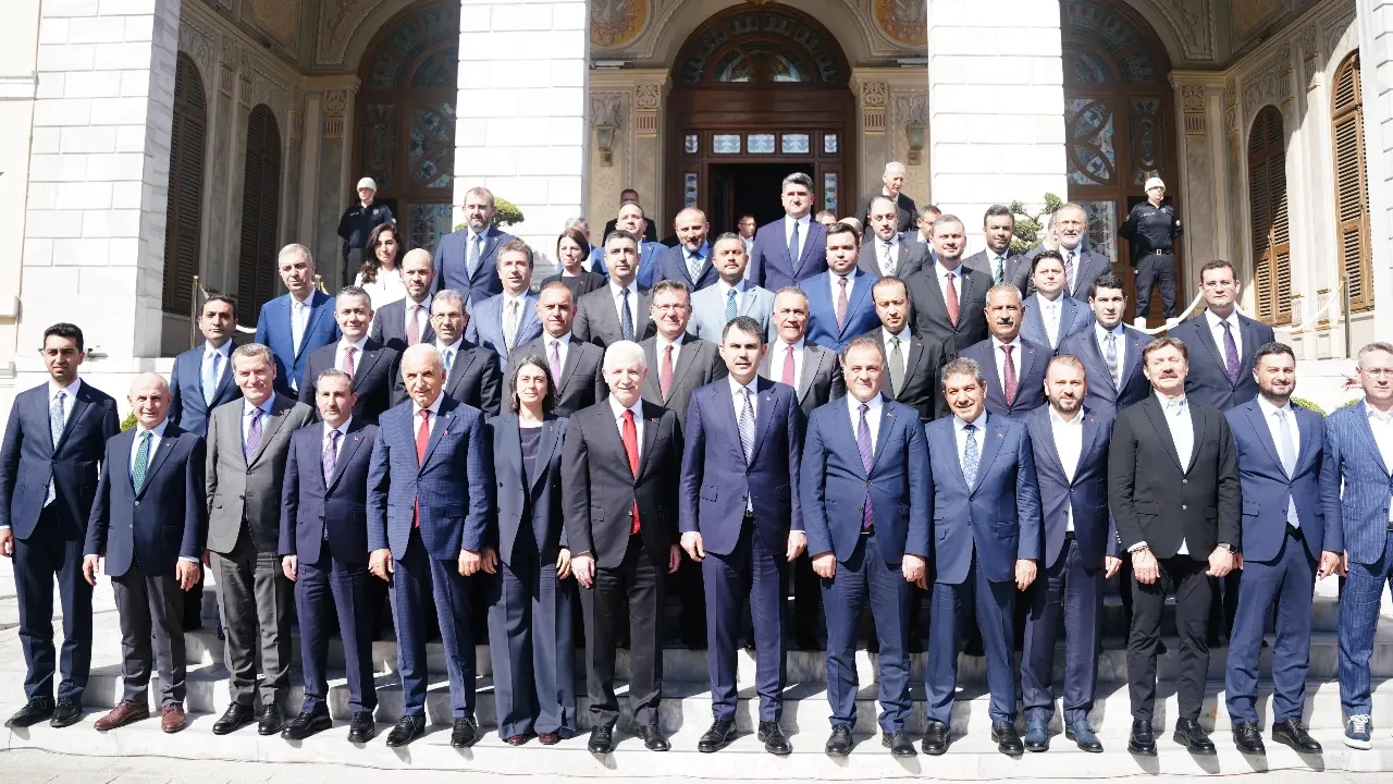 Kentsel dönüşüm komisyonu kuruluyor! Bakan Kurum duyurdu 
