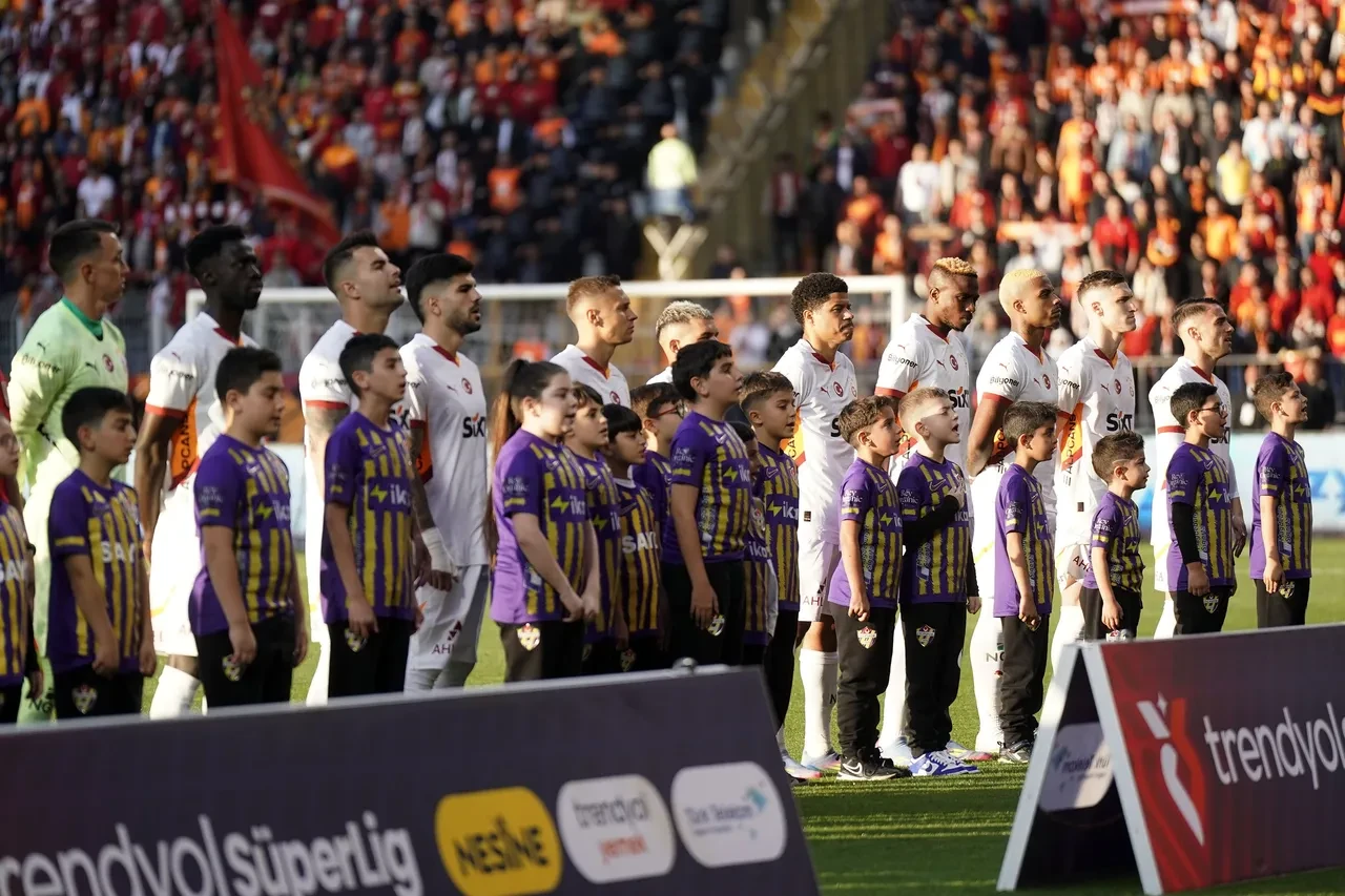 Kupaların efendisi Galatasaray kaptanı Fernando Muslera!