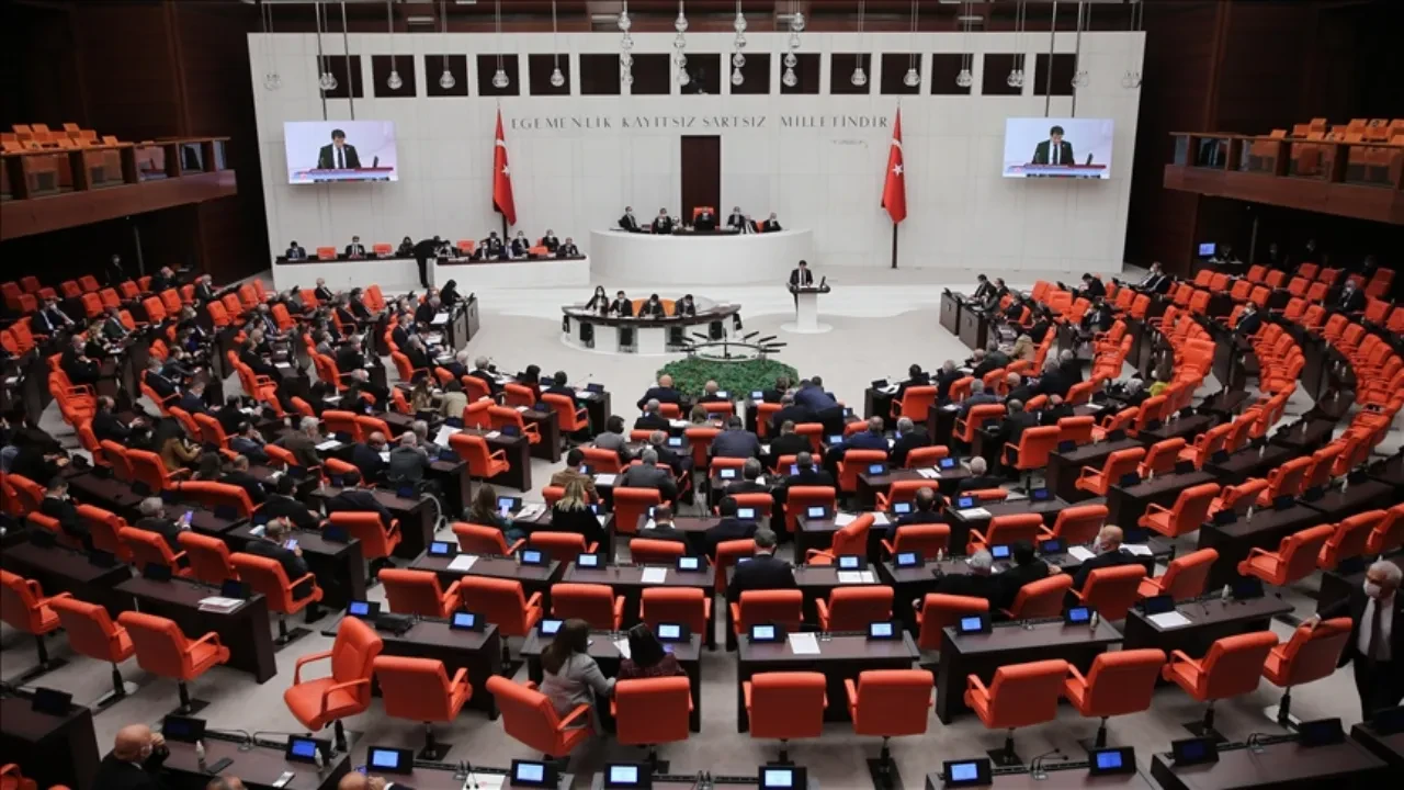 Mali müşavirlere ve muhasebecilere yeşil pasaport kanun teklifi kabul edildi mi? TBMM'ye sunulmuştu