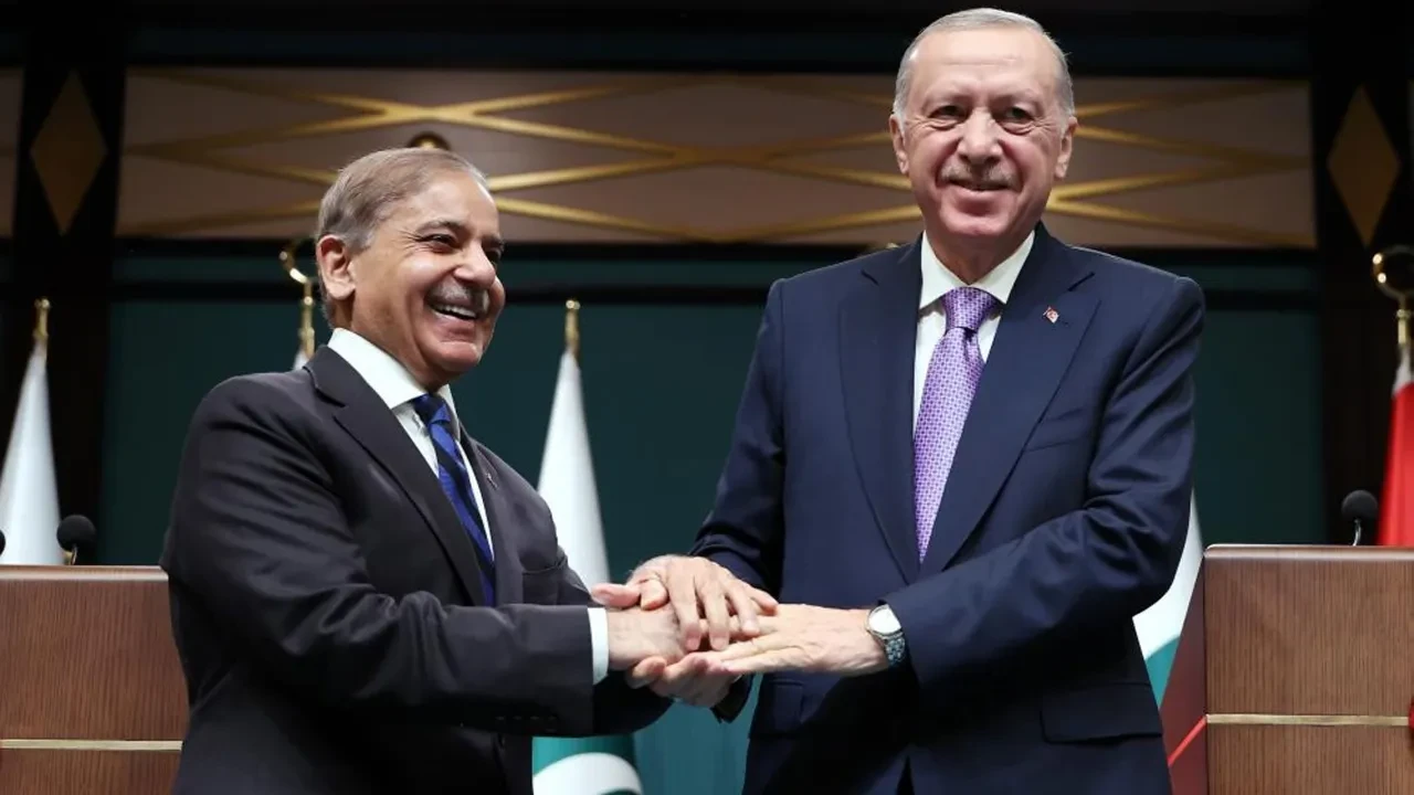 Pakistan Başbakanı Şerif'ten Cumhurbaşkanı Erdoğan'a Türkçe paylaşımlı teşekkür