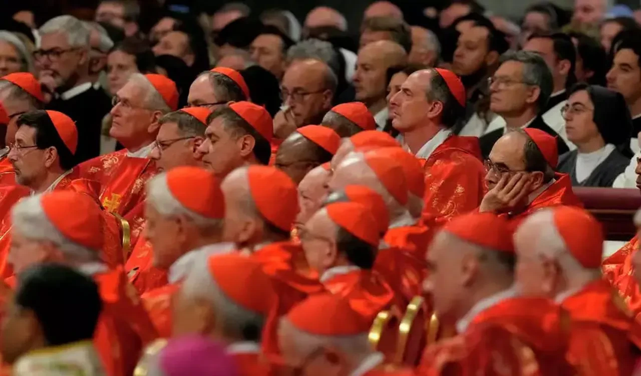Papa seçimi için kardinal toplantısında tuhaf kural: Bu yiyecekleri yemeleri yasak, işte sebebi