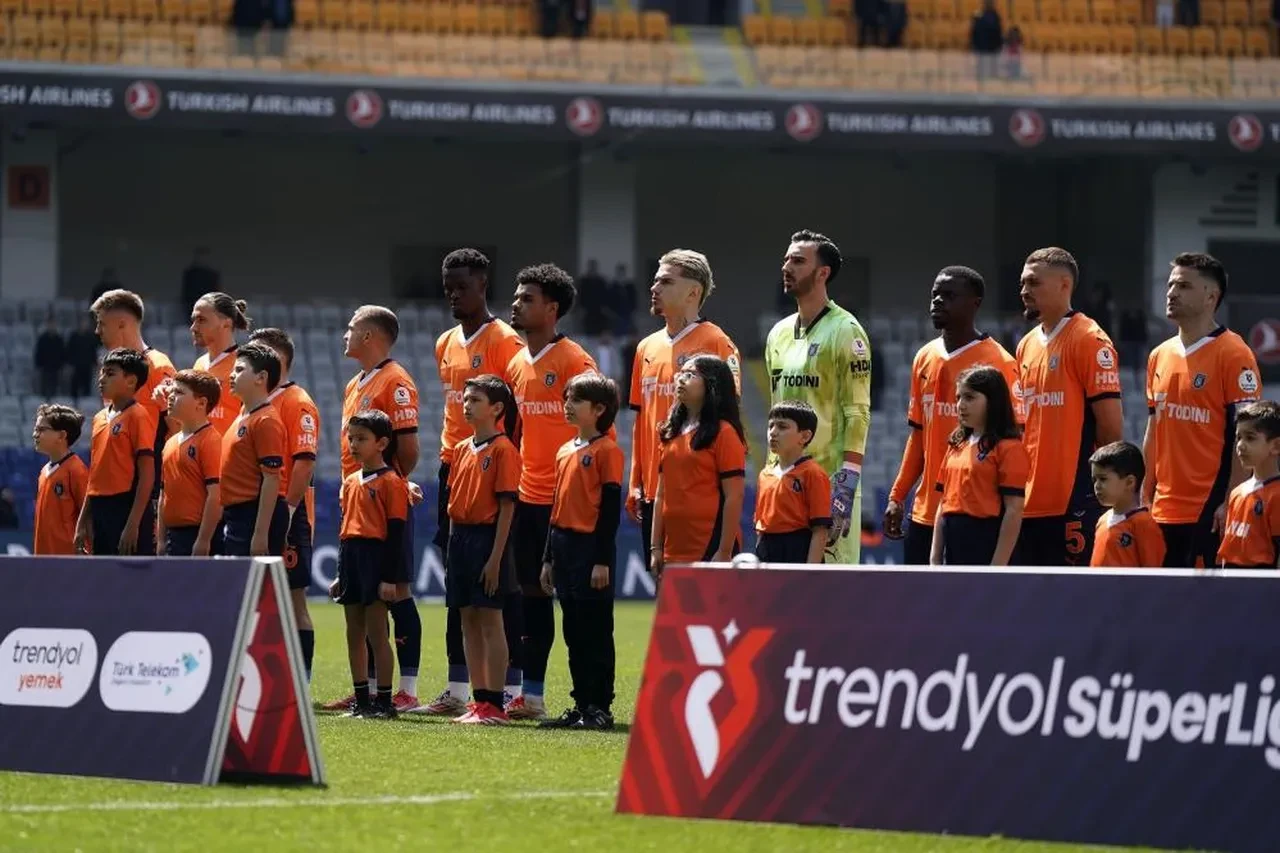RAMS Başakşehir, Avrupa hedefi için Fenerbahçe maçında hata yapmak istemiyor