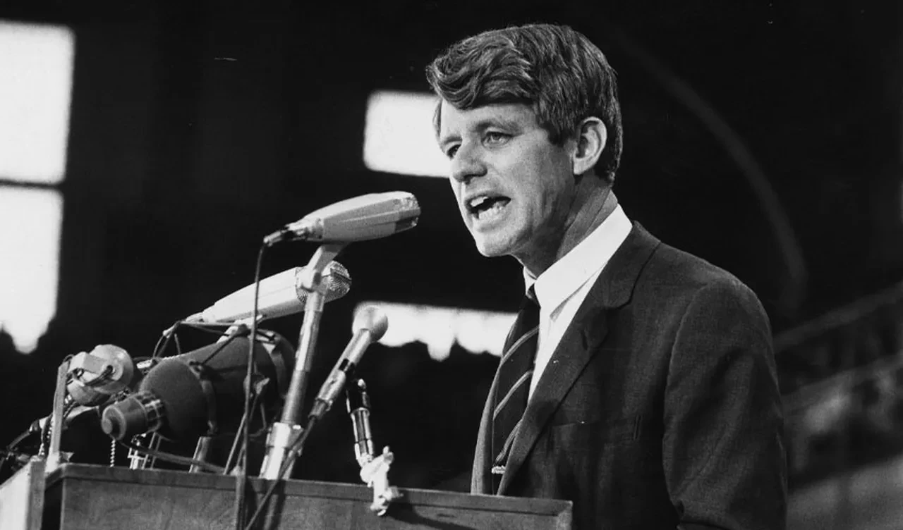 Trump'ın imzası Robert F. Kennedy'nin suikastına ışık tutuyor! 60 bin belge daha kamuoyuna açıldı