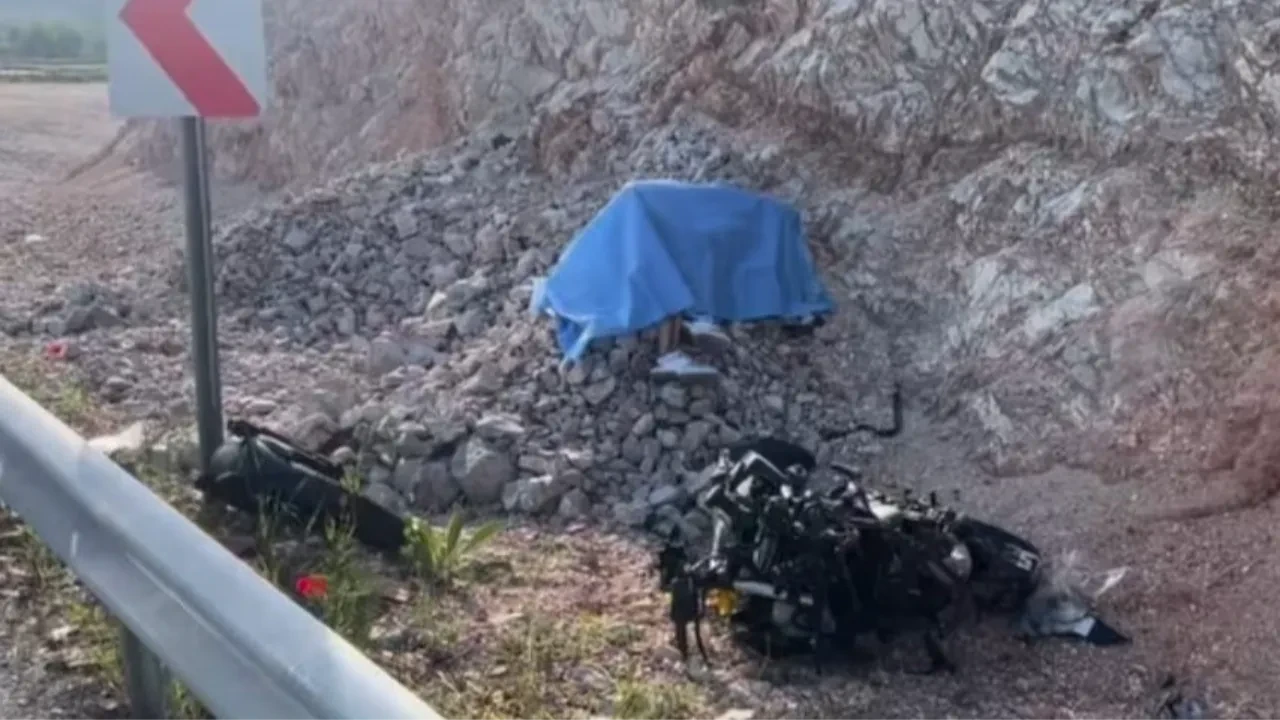 Virajı alamayan motosiklet devrildi: Ölü ve yaralı var