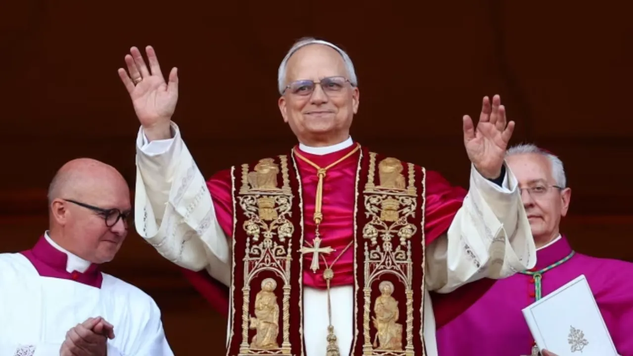 Yeni Papa Robert Francis Prevost kimdir? Katolik Kilisesi'nin ilk Amerikalı papası oldu