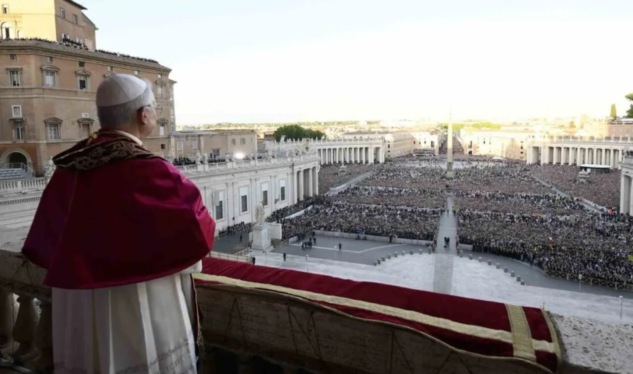 Yeni Papa Robert Francis Prevost kimdir? Katolik Kilisesi'nin ilk Amerikalı papası oldu