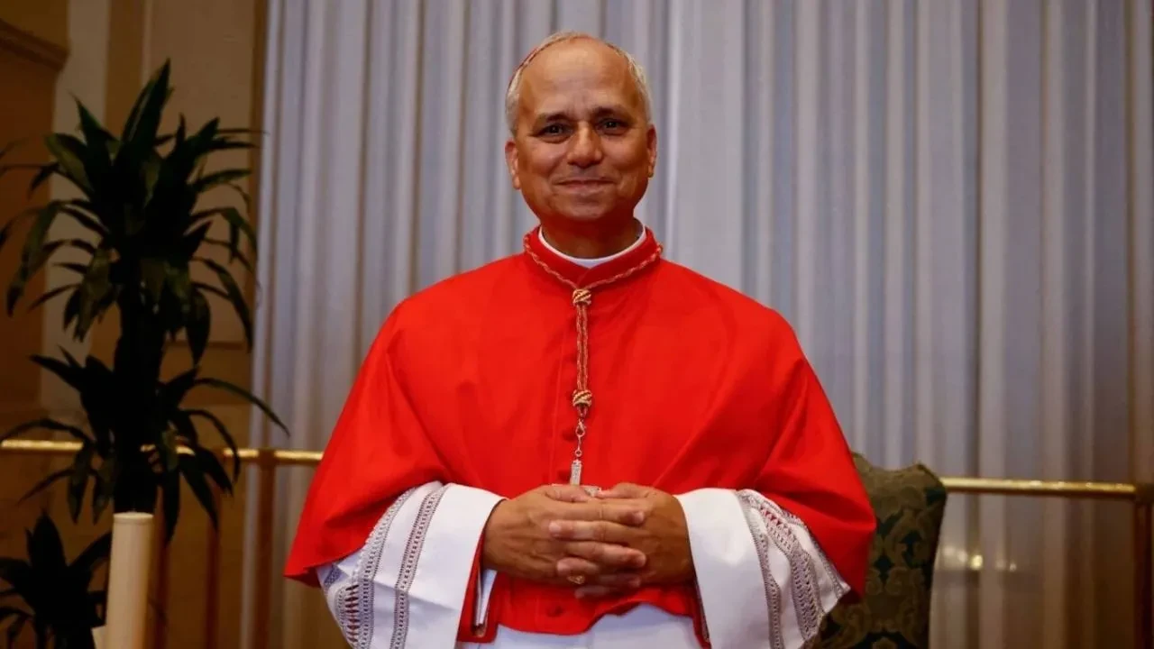 Yeni Papa Robert Francis Prevost kimdir? Katolik Kilisesi'nin ilk Amerikalı papası oldu