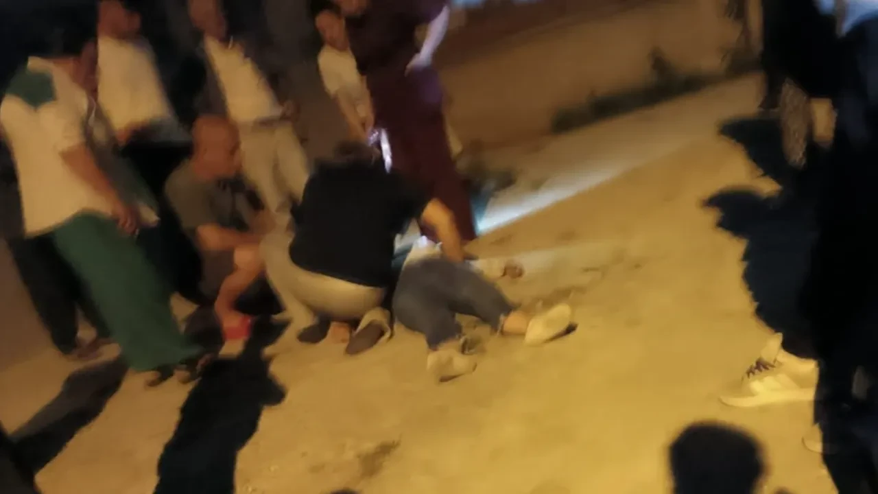 Eski nişanlısının elinde bıçak gördü, korkudan balkondan atladı! Durumu ağır 