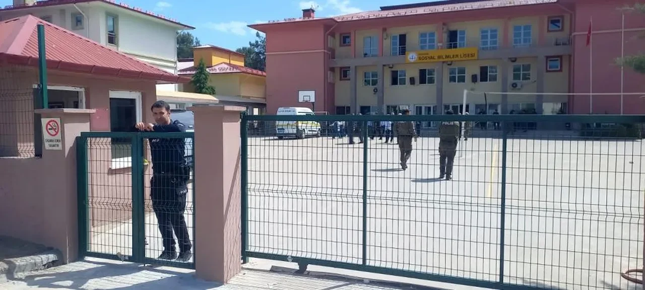 Giresun'da lisede dehşet! Tetiğe peş peşe bastı: 2 ölü