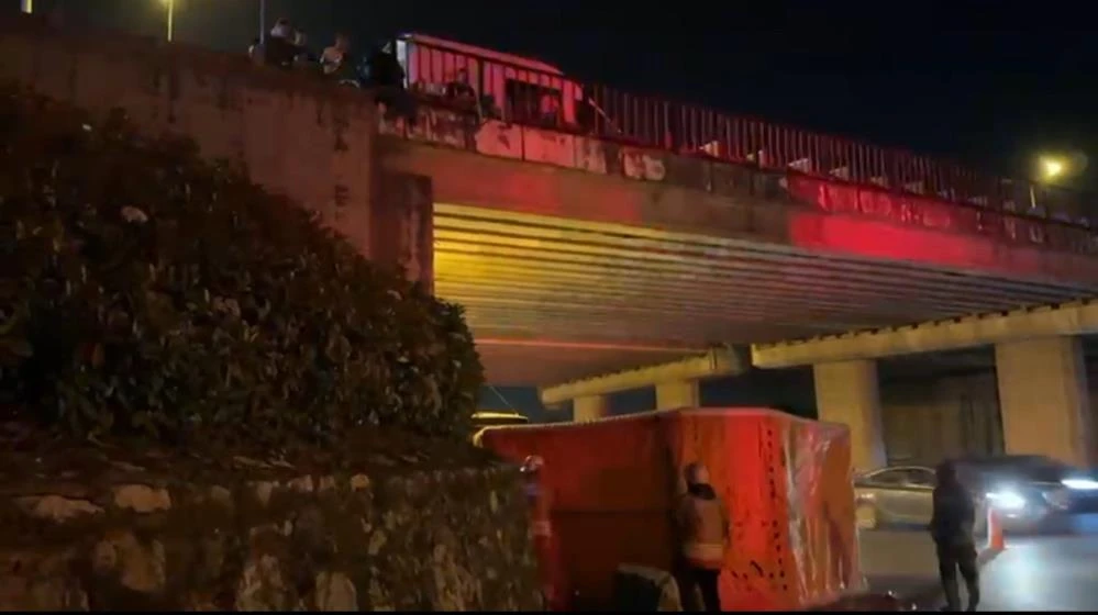 Sevgilisiyle tartıştı köprüye çıktı