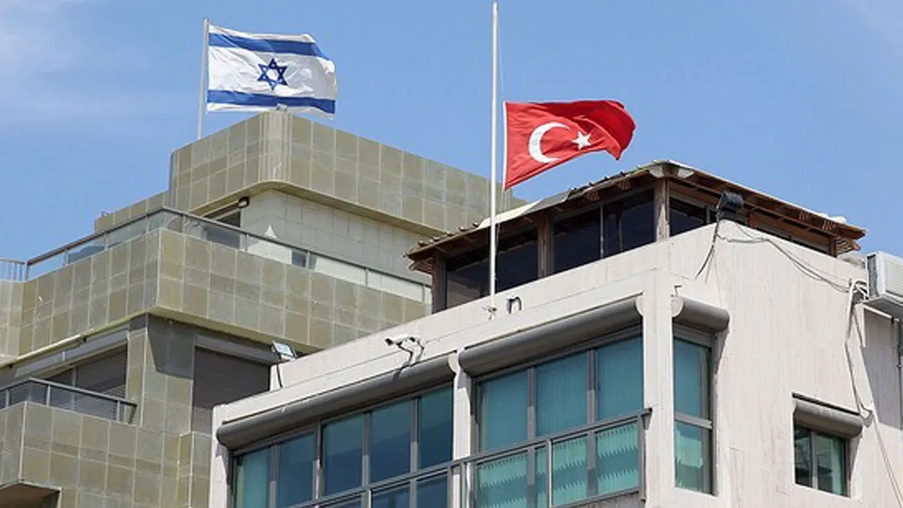 İsrail Başkonsolosluğu önünde silah sesleri! Şüpheli gözaltına alındı