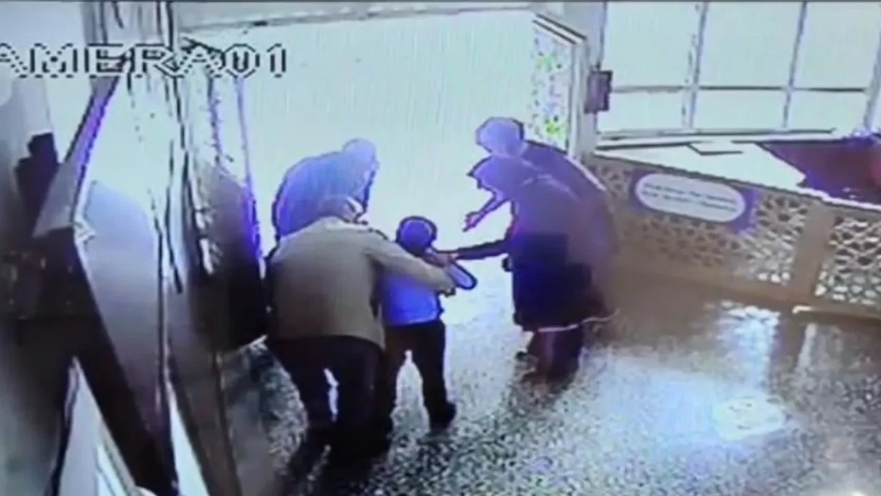 Öğretmenden hayat kurtaran heimlich manevrası