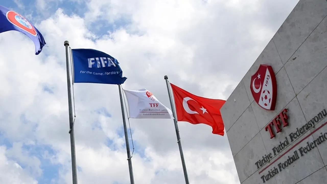 Süper Lig'den 10 kulübe para cezası