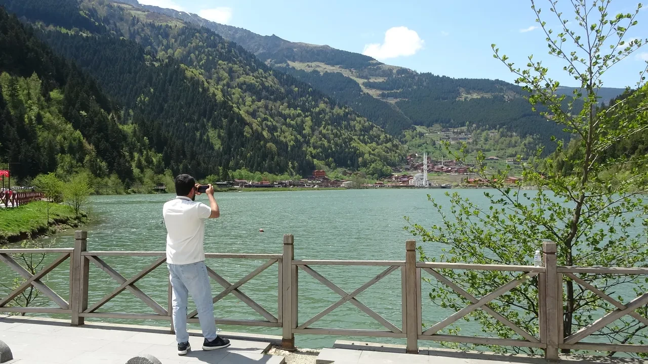 Trabzon Uzungöl'de turizm sezonu açıldı! Rezervasyonlarda patlama