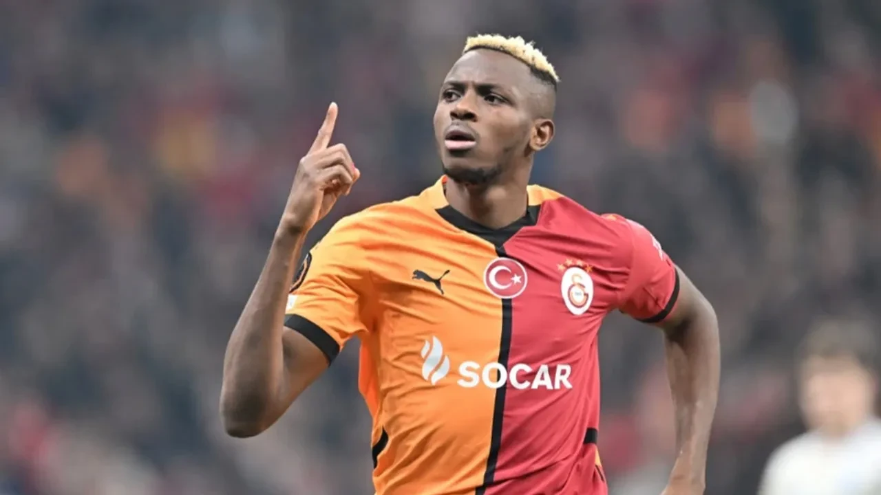 /spor/victor-osimhenden-flas-aciklamalar-mesajimi-sahada-verdim-3218319