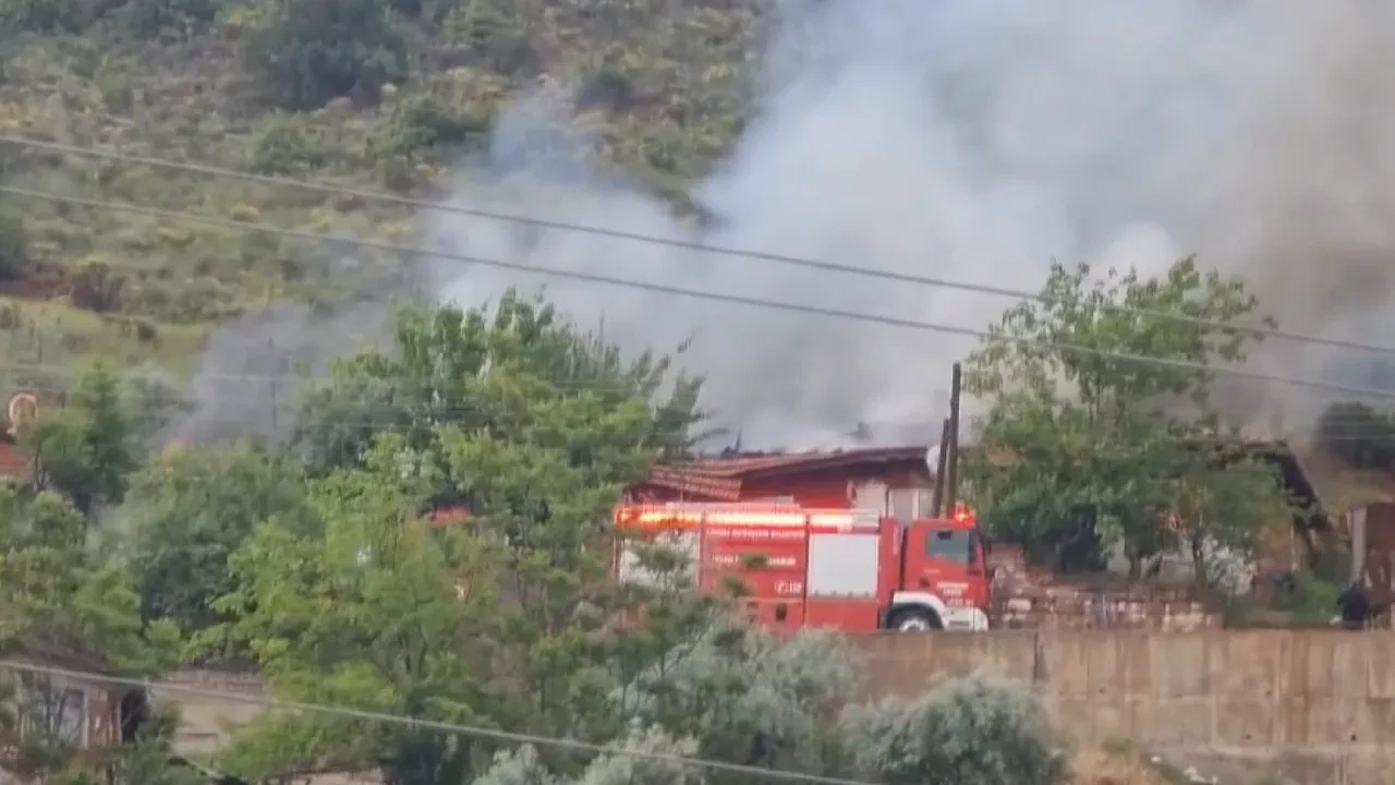 Ankara’da 2 evde yangın: Alev alev yandı!