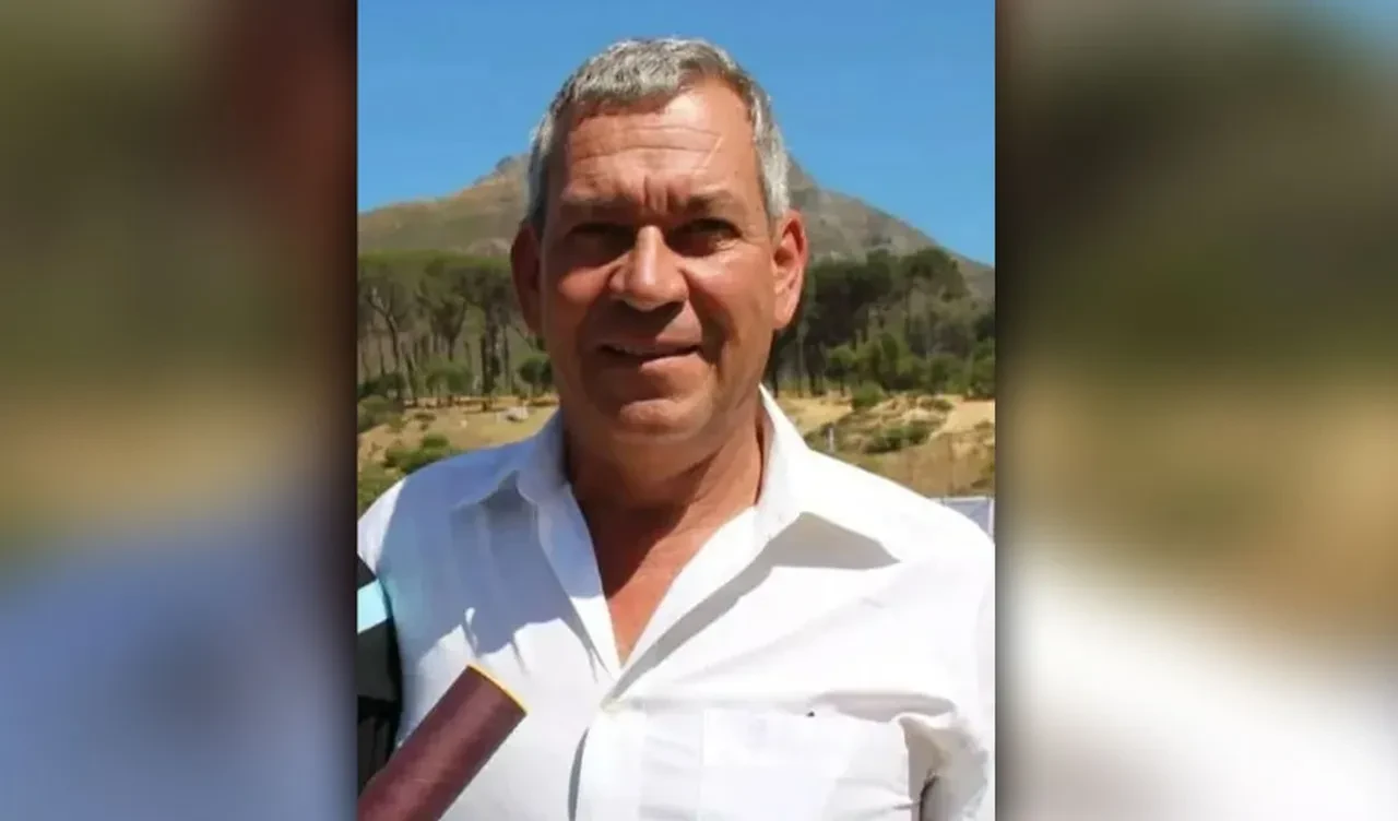 Aslanlar çölde gece avına alışınca iş insanı korkunç saldırıda hayatını kaybetti