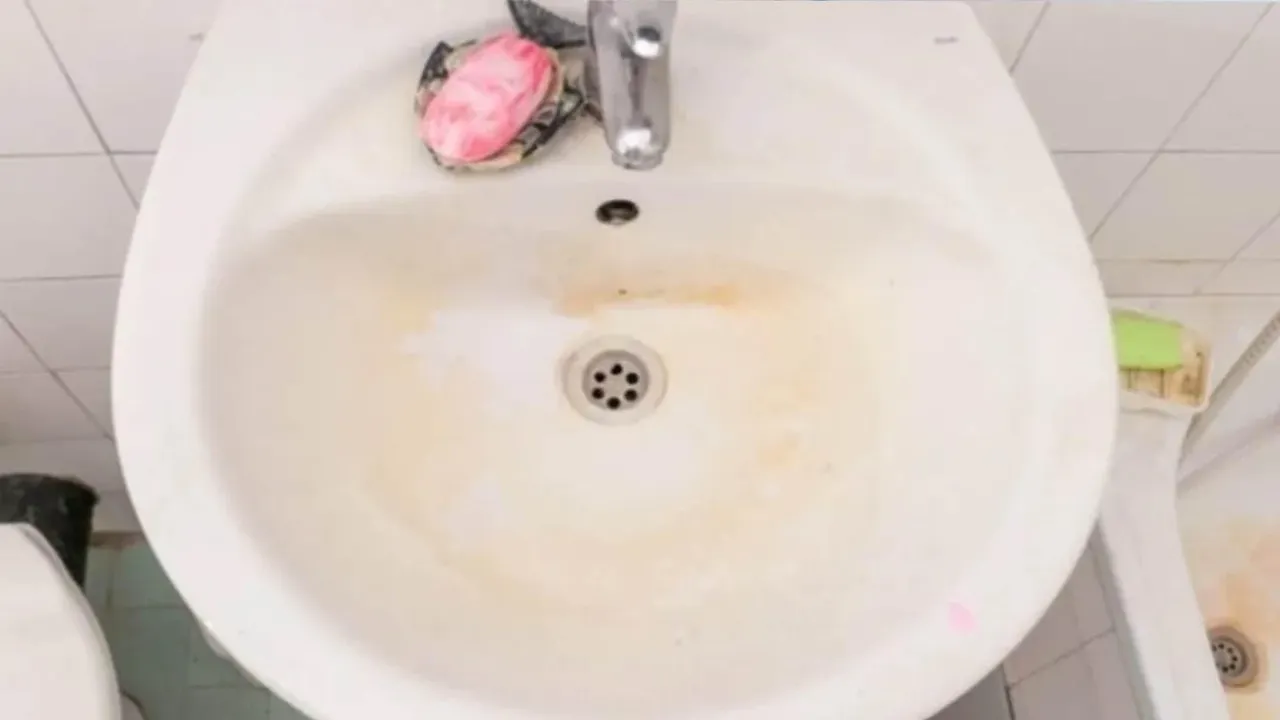 Banyo temizlenirken yapılan büyük hata! Zehirlenmeye neden oluyor, akciğerlerde hasar bırakıyor