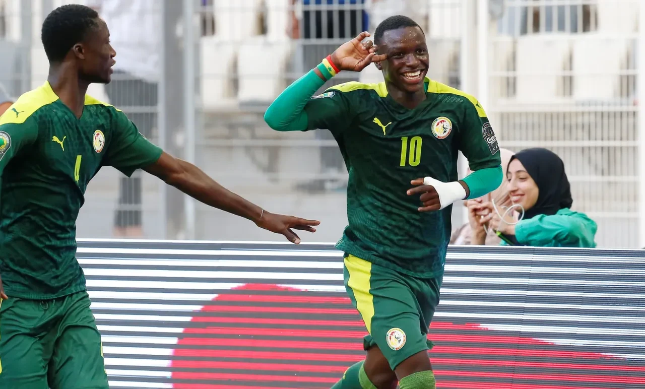 Fenerbahçe ilk transfer bombasını patlattı! Amara Diouf İstanbul'da