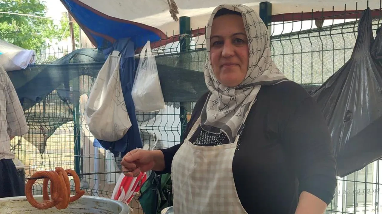 Geçimini tatlıcılıktan kazanan kadın işinin en zor tarafını açıkladı! Ev hanımlarına da bir tavsiyesi var