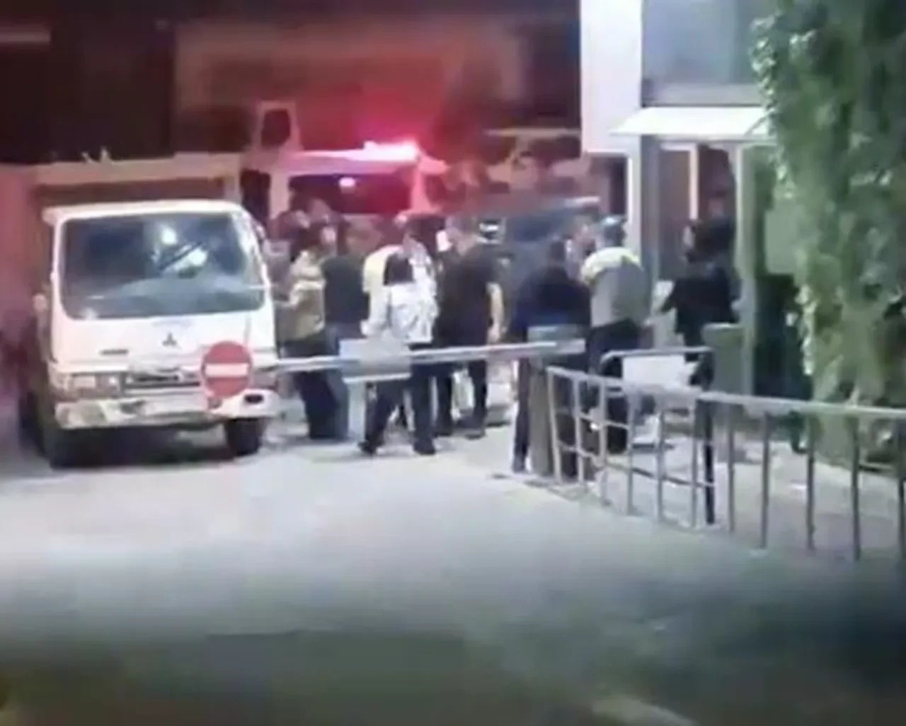 Kaynanasını hastaneye götürmek istemişti! İçeri alınmayınca ortalık karıştı