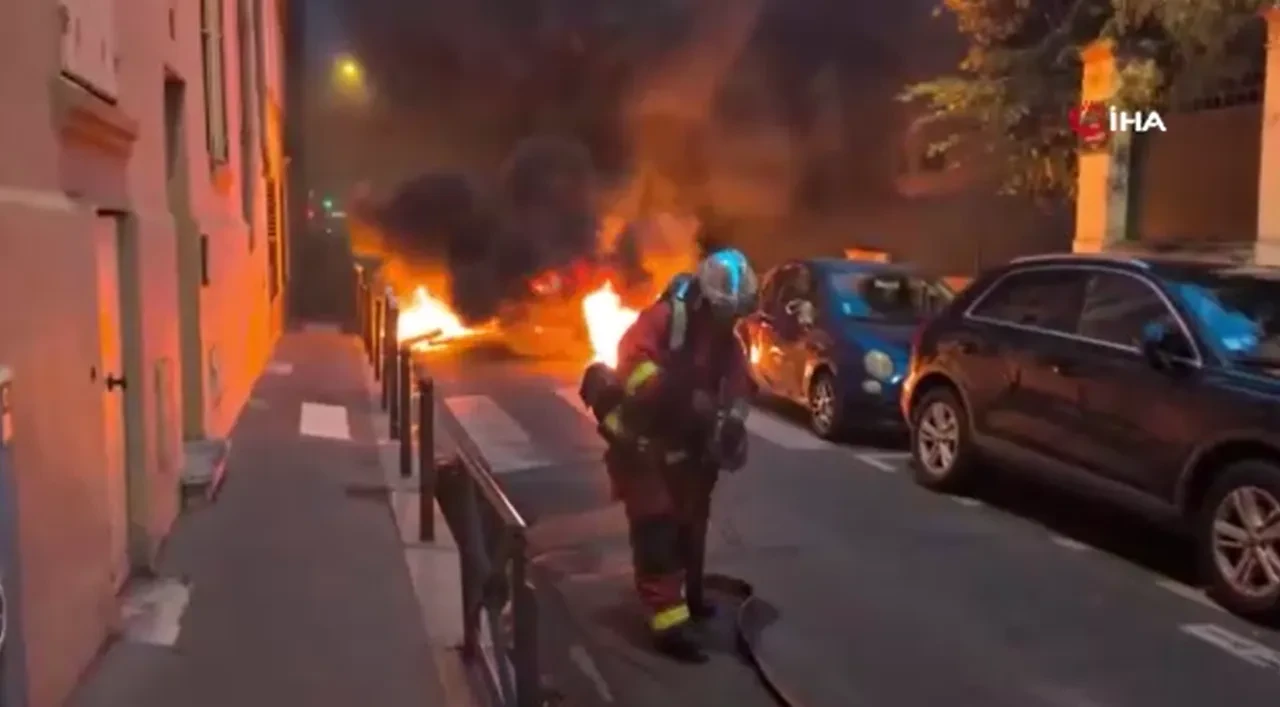 PSG'nin Şampiyonlar Ligi zaferi Paris'i savaş alanına çevirdi: Onlarca gözaltı var