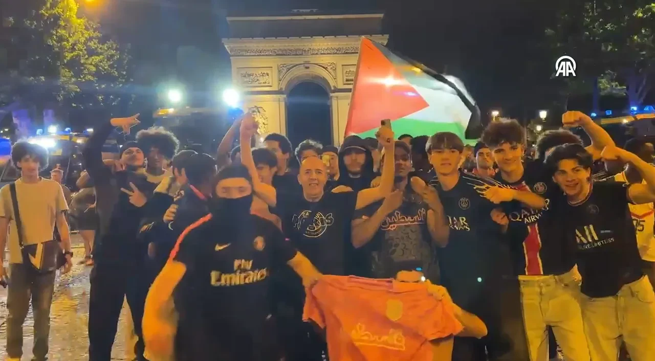 PSG'nin Şampiyonlar Ligi zaferi Paris'i savaş alanına çevirdi: Onlarca gözaltı var