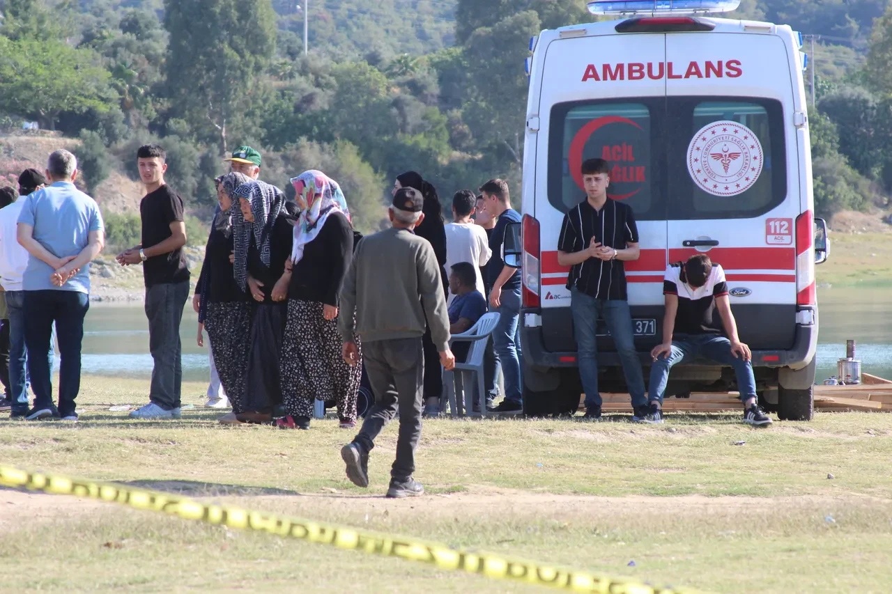 Tekneden düşen gençten acı haber 5 gün sonra geldi! Eşi sinir krizi geçirdi