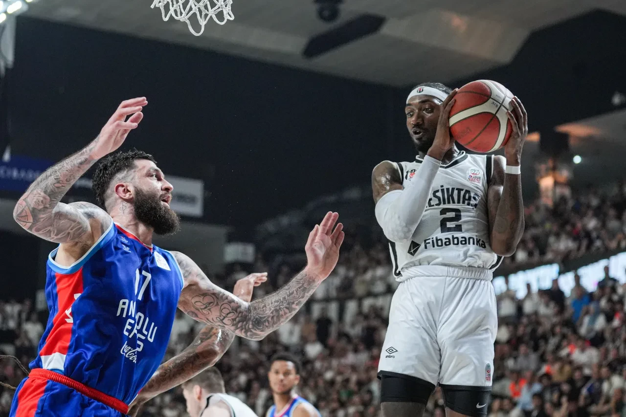 Anadolu Efes Beşiktaş maçı hangi kanalda, saat kaçta? Yarı finalde üçüncü maç bugün
