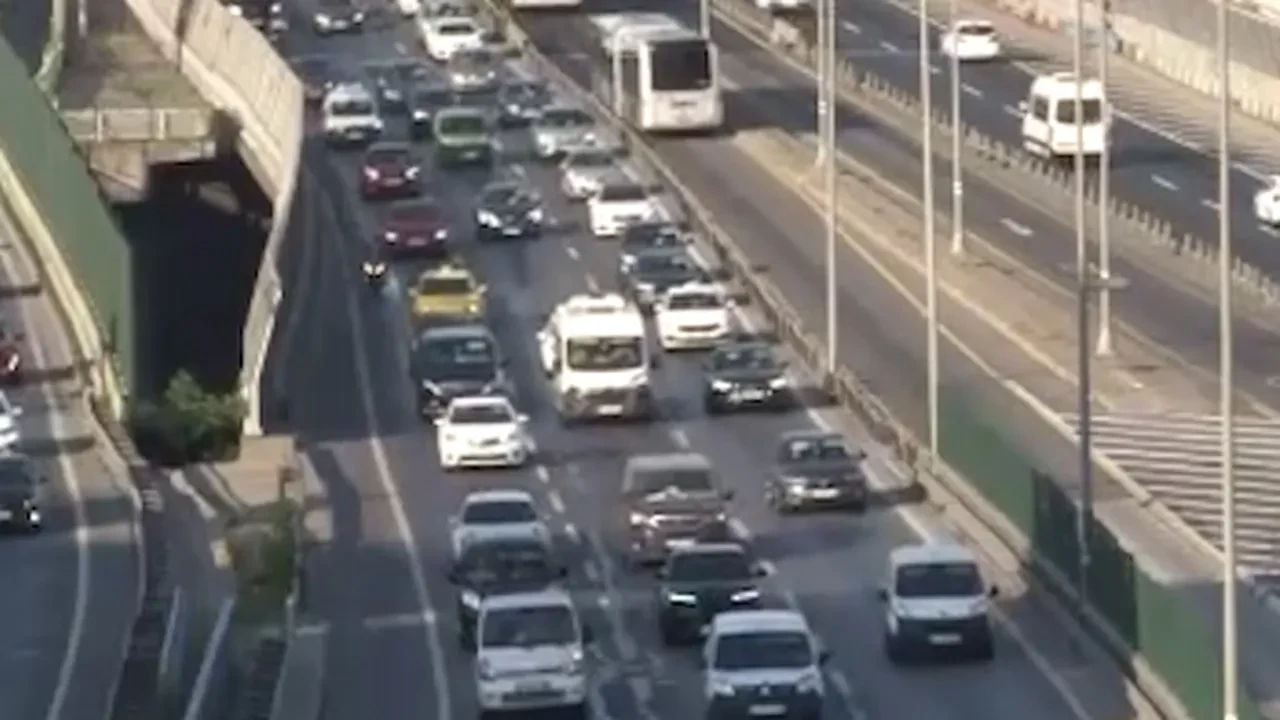 Bayram tatili bitti, İstanbullunun trafik çilesi başladı! Dün yüzde 6, bugün yüzde 51
