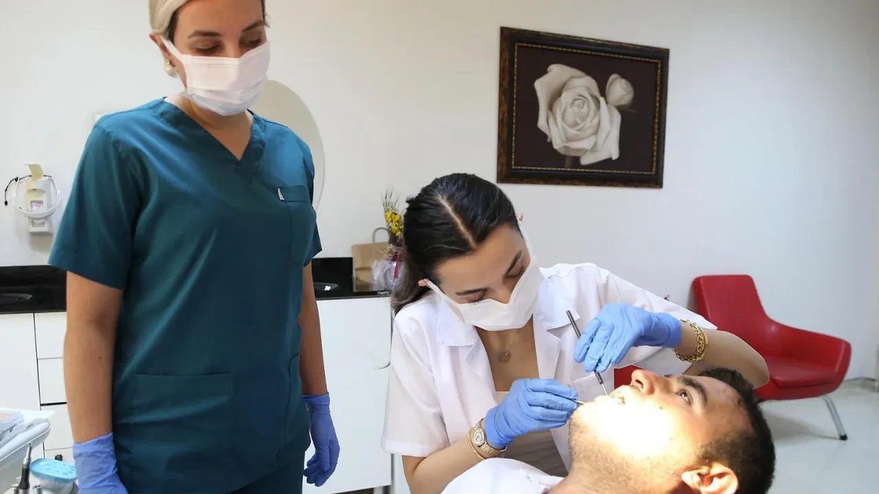 Diş çürüğü vakaları artıyor, uzman isim uyardı! Diş ipi ve ağız gargarası önerisi