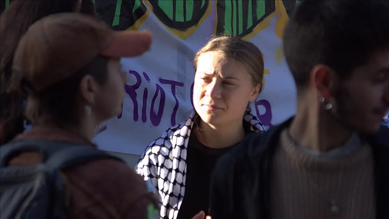 Greta Thunberg İsrail'in aktivistlere muamelesini açıkladı: O belgeye imza istemişler