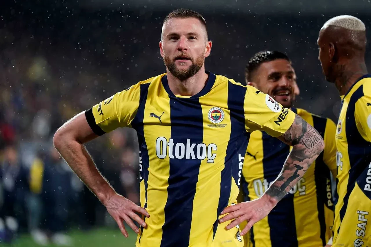 Ali Koç'un Fenerbahçe'ye müjdelediği oyuncuya Aslan kancası