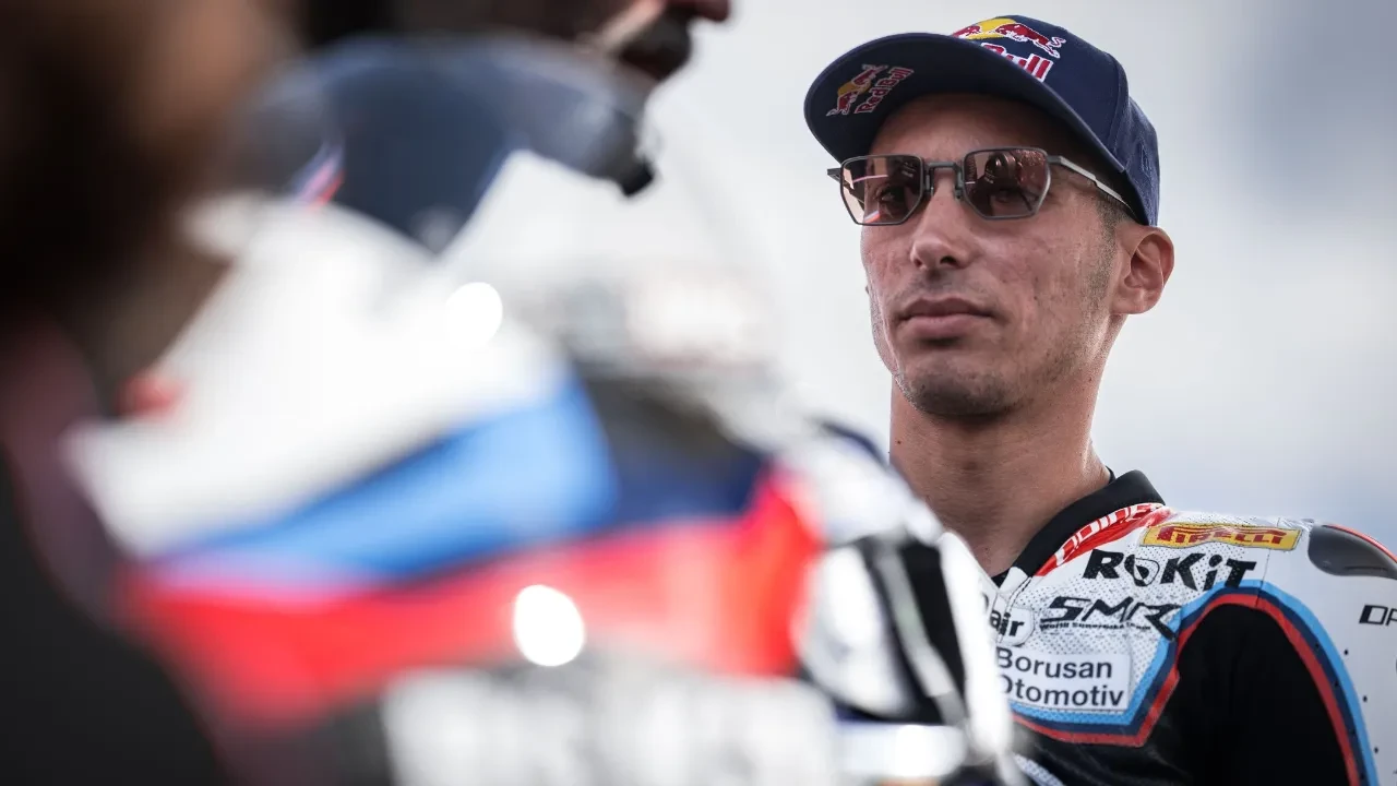/spor/toprak-razgatlioglu-tarihe-gecti-motogpde-yarisacak-ilk-turk-oldu-3226183